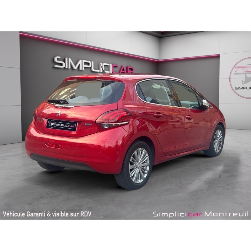 PEUGEOT 208 1.2 PureTech 82ch BVM5 Allure Carplay Garantie 12 mois Sort de révision