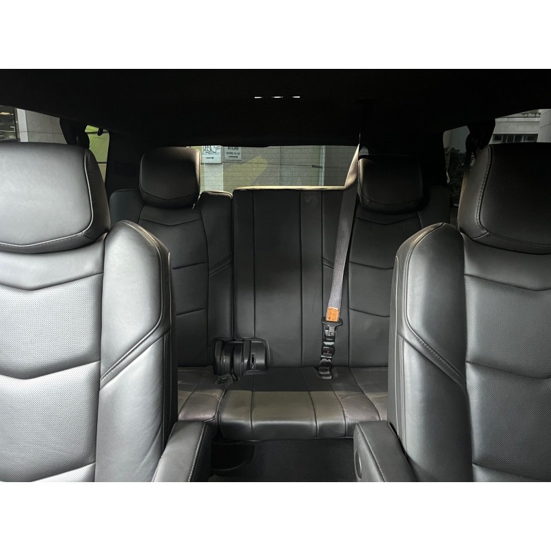 CADILLAC ESCALADE ESV 6.2 V8 426 AWD Platinium  A GARANTIE 12 MOIS FULL OPTIONS ENTRETIENS COMPLET.