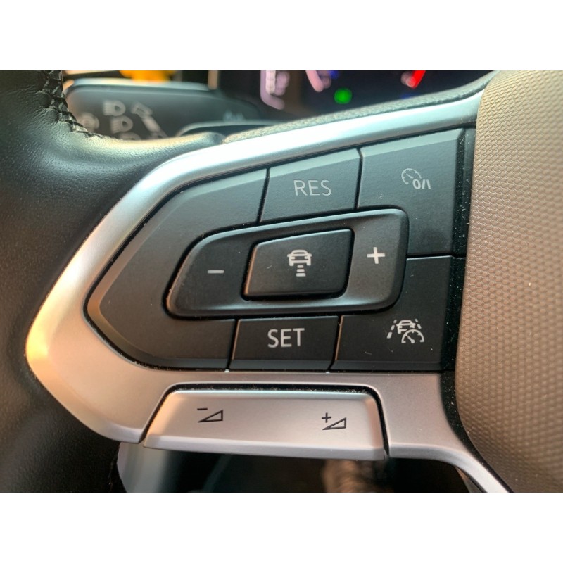 VOLKSWAGEN POLO 1.0 TSI 110 SS DSG7 R-Line/BOITE AUTOMATIQUE /TOIT OUVRANT/GARANTIE 12 MOS