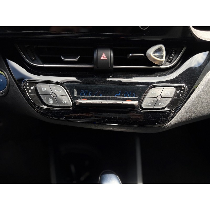 TOYOTA C-HR HYBRIDE MY23 1.8L Dynamic CAMERA CARPLAY GARANTI 12 MOIS