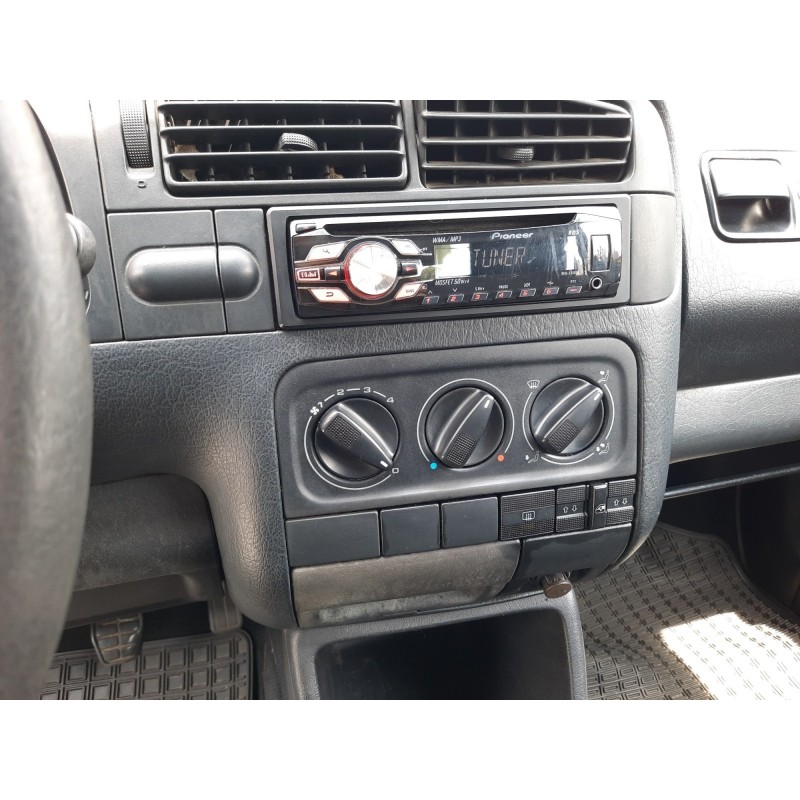 VOLKSWAGEN GOLF CABRIOLET 1.8i Coast