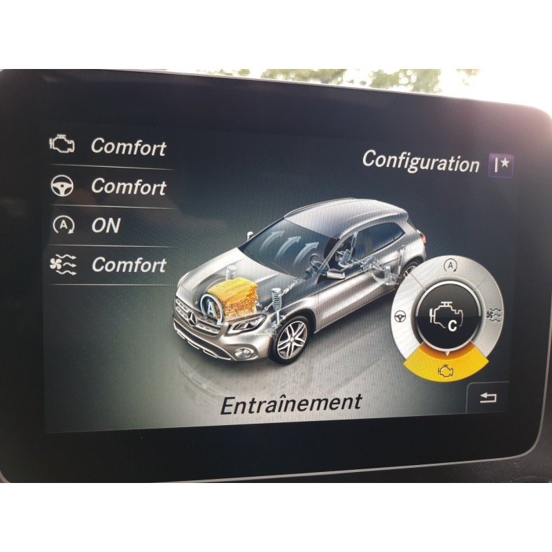 MERCEDES GLA 250 7-G DCT 2.0 211 CH Fascination Pack AMG  Harman kardon