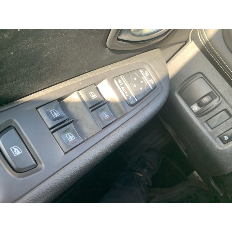 RENAULT CLIO IV TCe 120 Energy EDC Initiale Paris CAMERA TOIT PANORAMIQUE GARANTIE 12 MOIS
