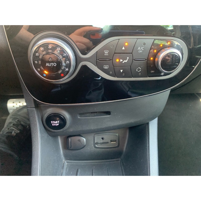 RENAULT CLIO IV TCe 120 Energy EDC Initiale Paris CAMERA TOIT PANORAMIQUE GARANTIE 12 MOIS