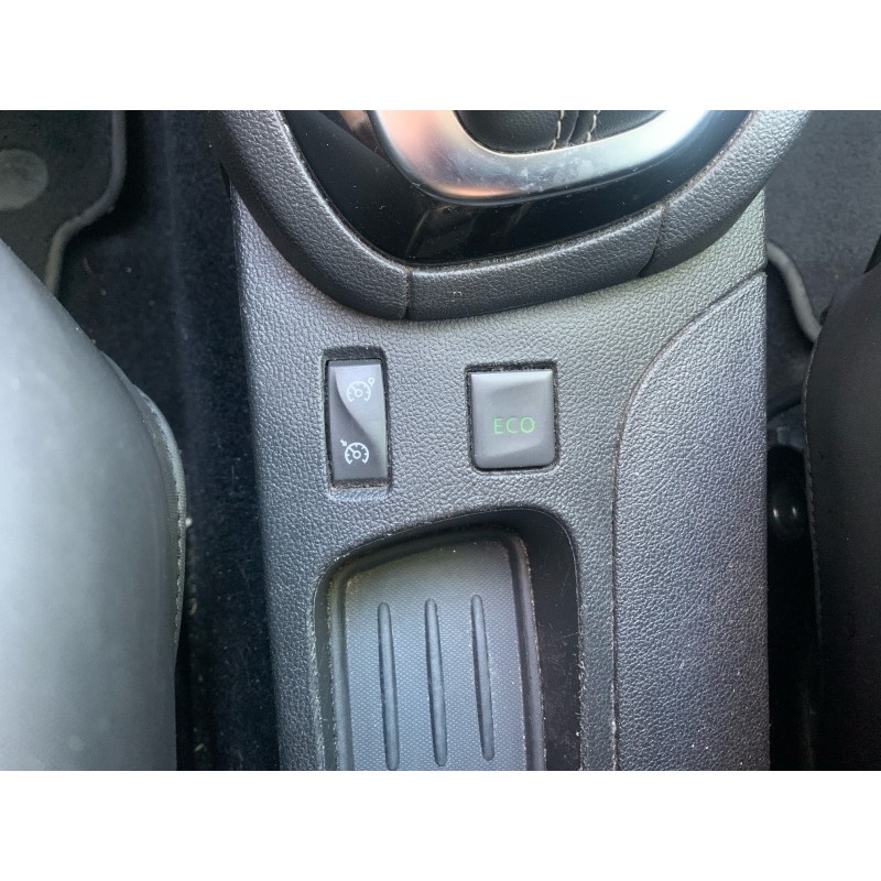 RENAULT CLIO IV TCe 120 Energy EDC Initiale Paris CAMERA TOIT PANORAMIQUE GARANTIE 12 MOIS