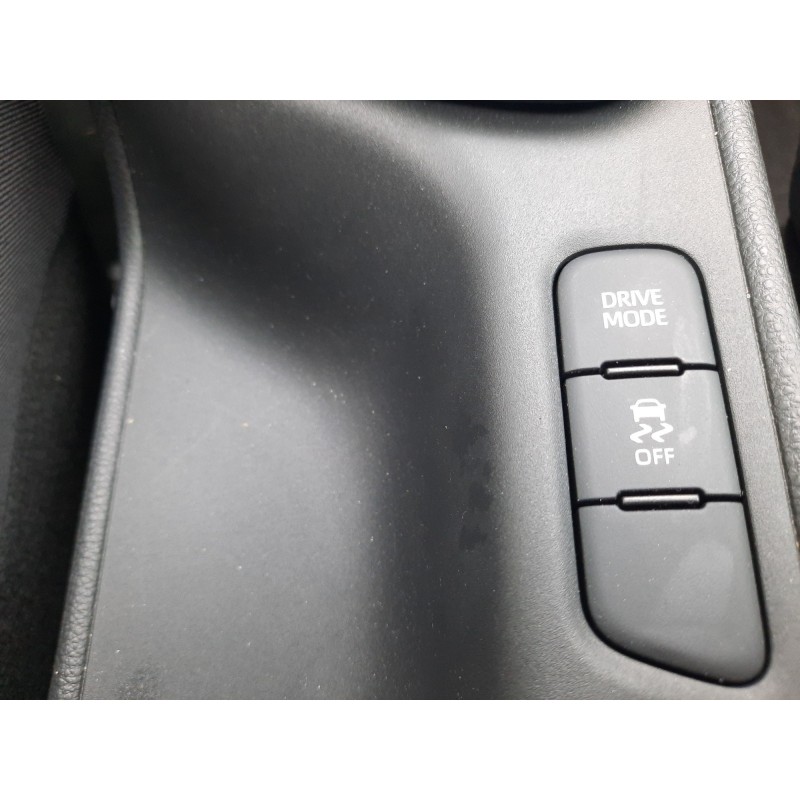 TOYOTA YARIS 1.5 VVT-i 120 CH DYNAMIC Business