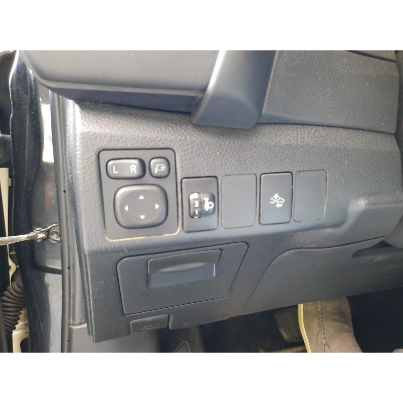 TOYOTA AURIS TOURING SPORTS Hybride 136h Dynamic UNIQUEMENT POUR VTC ET PRO