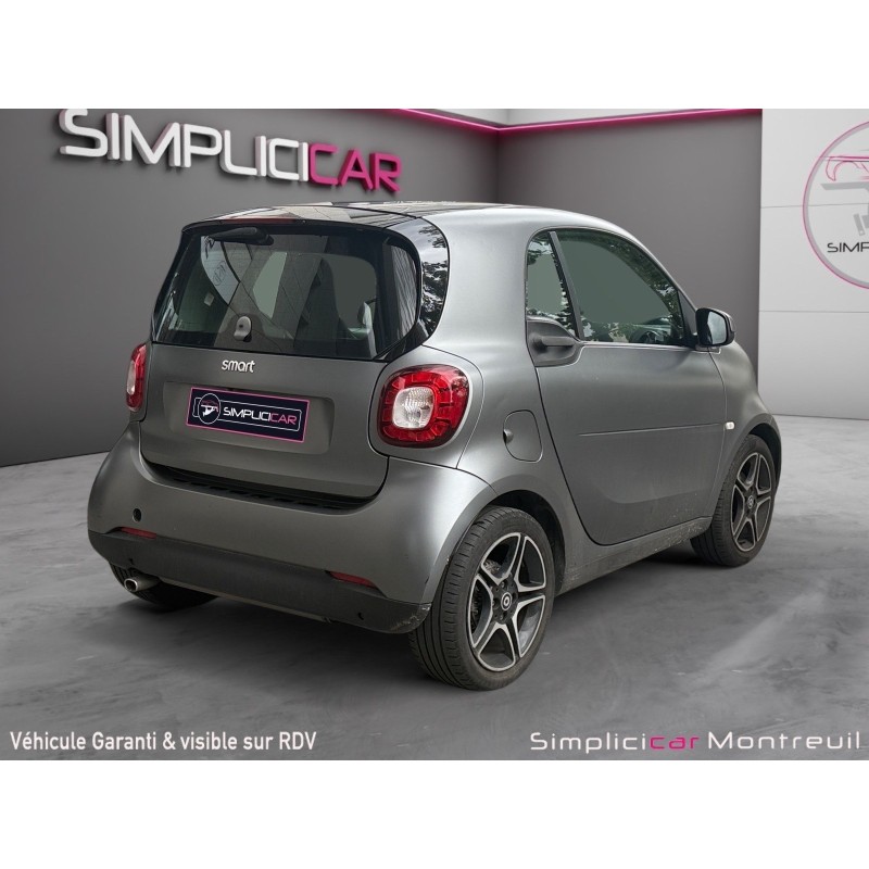 SMART FORTWO COUPE 0.9 90 ch SS BA6 Prime Toit pano sièges chauffants Camera Sort de révision Garantie 12 mois