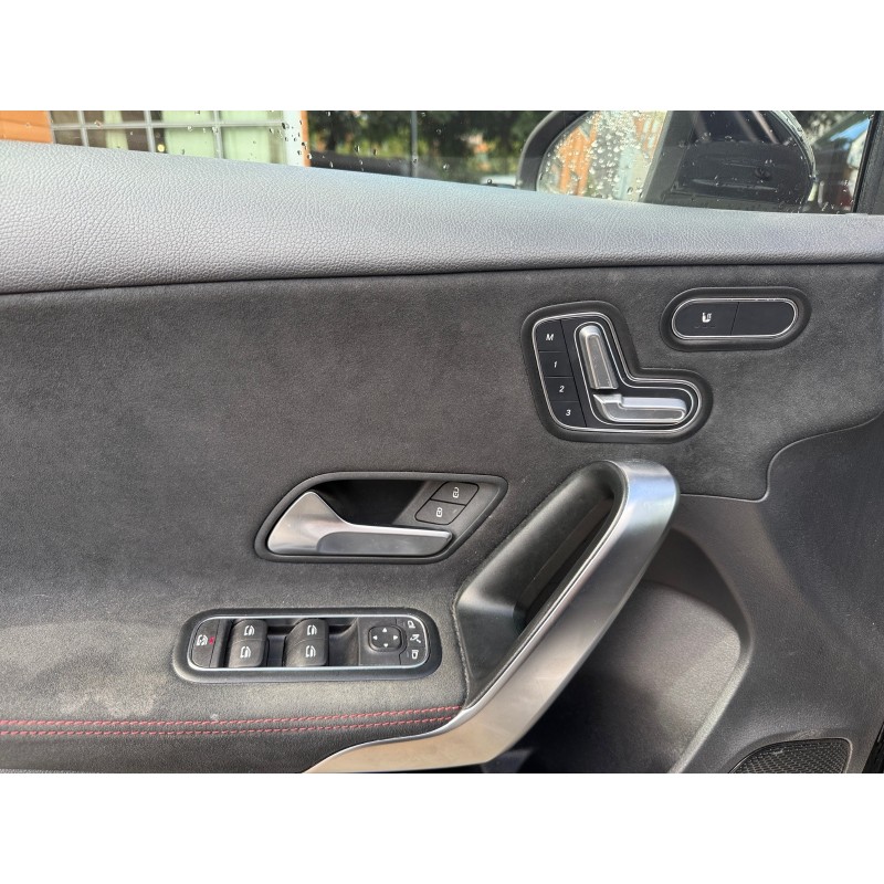 MERCEDES CLASSE A 180 d 8G-DCT AMG Line/FULL OPTIONS/GARANTIE 12 MOIS/ ENTRETIEN COMPLET/ SIEGES...