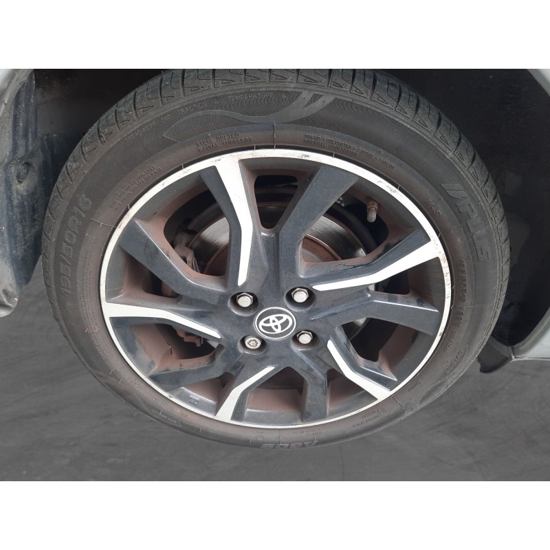 TOYOTA YARIS HYBRIDE MC2 100h Collection