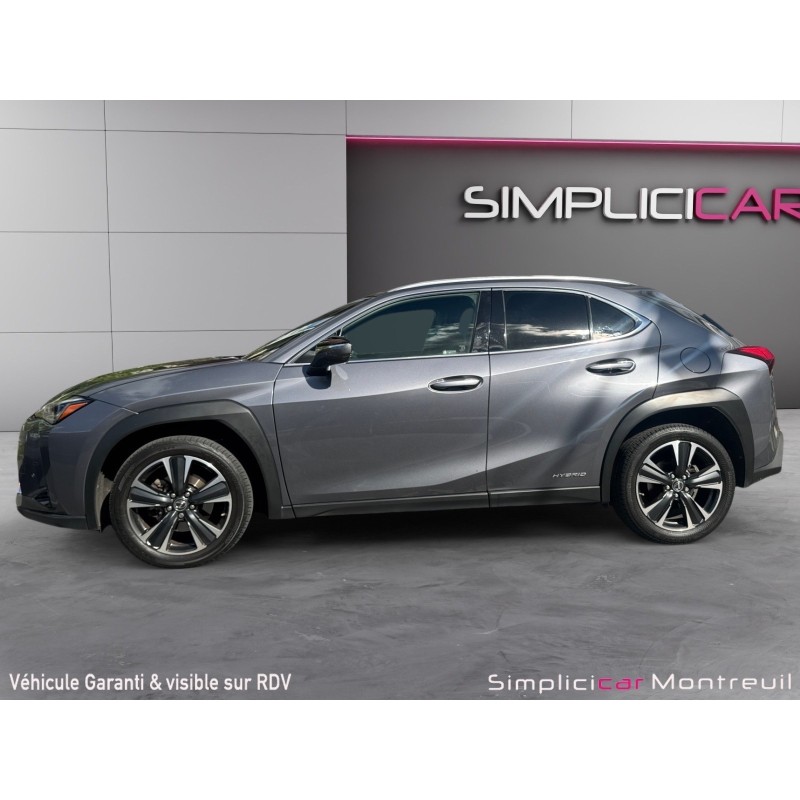 LEXUS  UX 184 PREMIUM