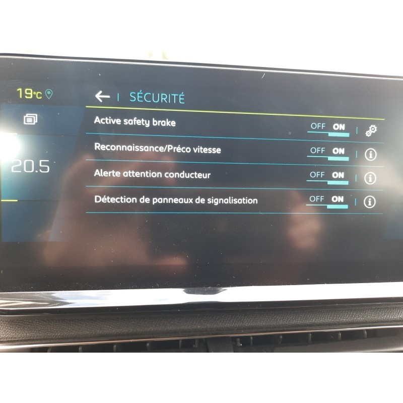 PEUGEOT 3008 Hybrid4 300 e-EAT8 GT