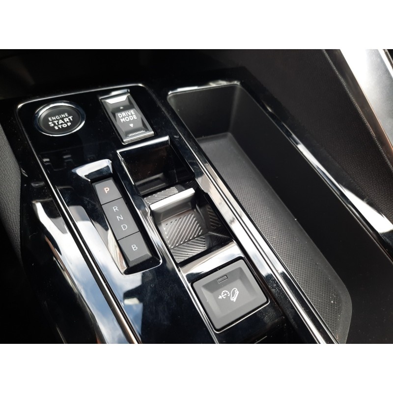 PEUGEOT 3008 Hybrid4 300 e-EAT8 GT
