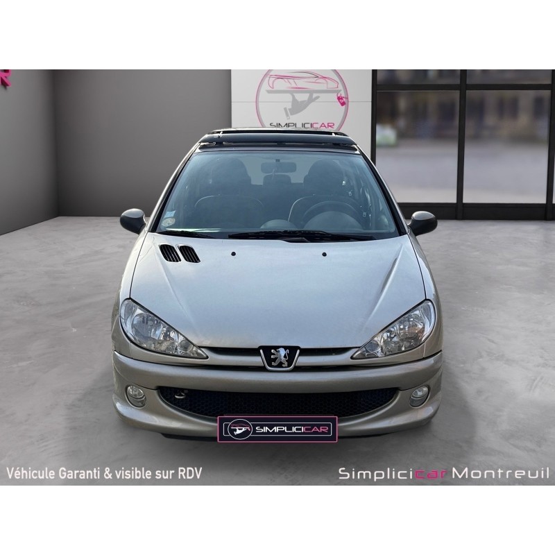 PEUGEOT 206 1.4e 16V Style/toit ouvrant/suivi, historique complet/garantie 12 mois