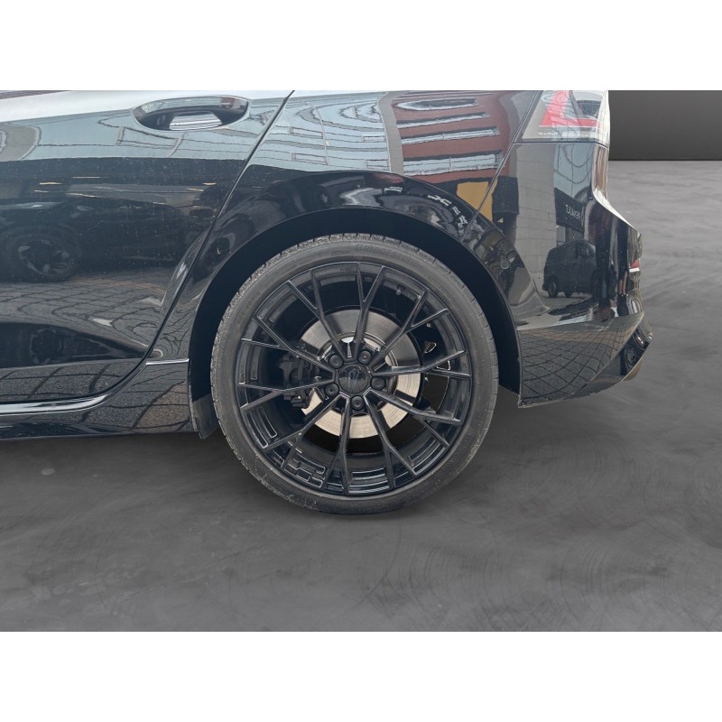 VOLKSWAGEN GOLF R 2.0 TSI 333 DSG7 AKRAPOVIC BLACK EDITION