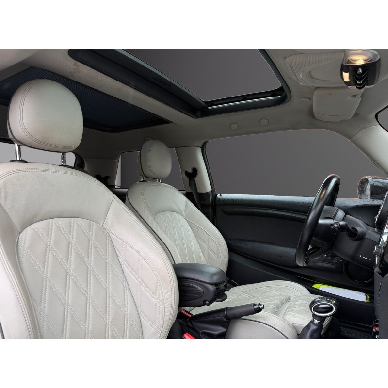 MINI HATCH 3 PORTES F56 Cooper D 116 ch BVA6 Finition Exquisite toit ouvrant panoramique sièges cuir garantie 12 mois