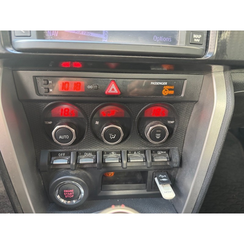 TOYOTA GT86 2.0 litres FA20 200 ch française suivi complet d'entretiens blanc nacré écran touch and go radar de recul...