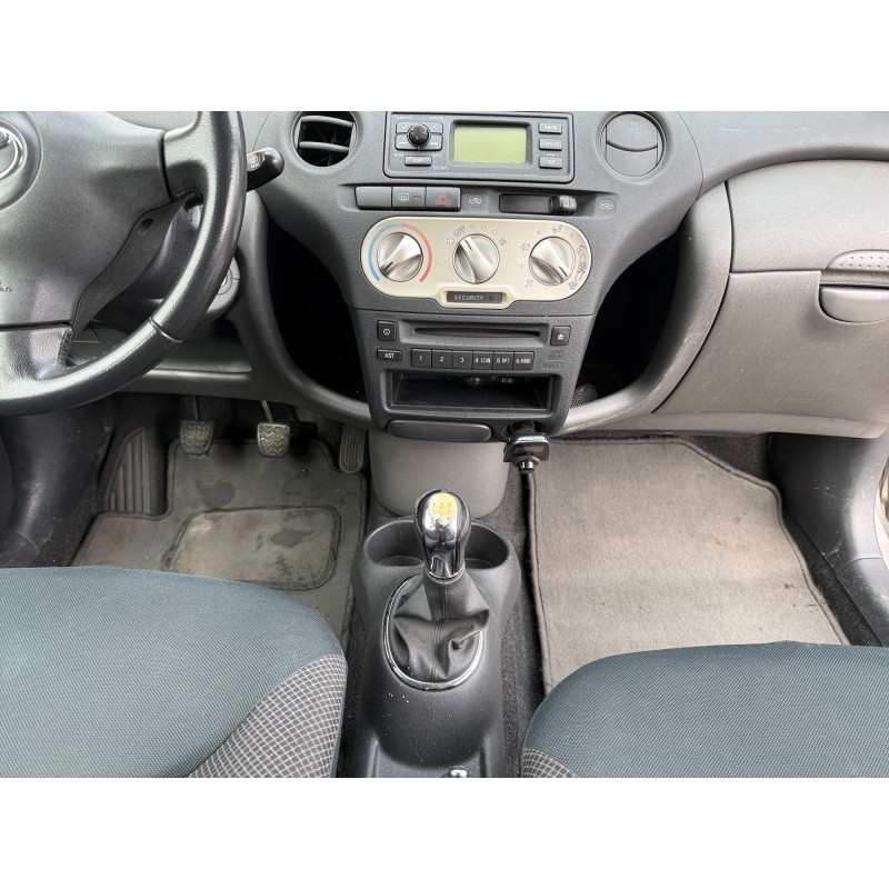 TOYOTA YARIS 65 VVT-i Linéa Luna ENTRETIEN COMPLET GARANTIE 12 MOIS