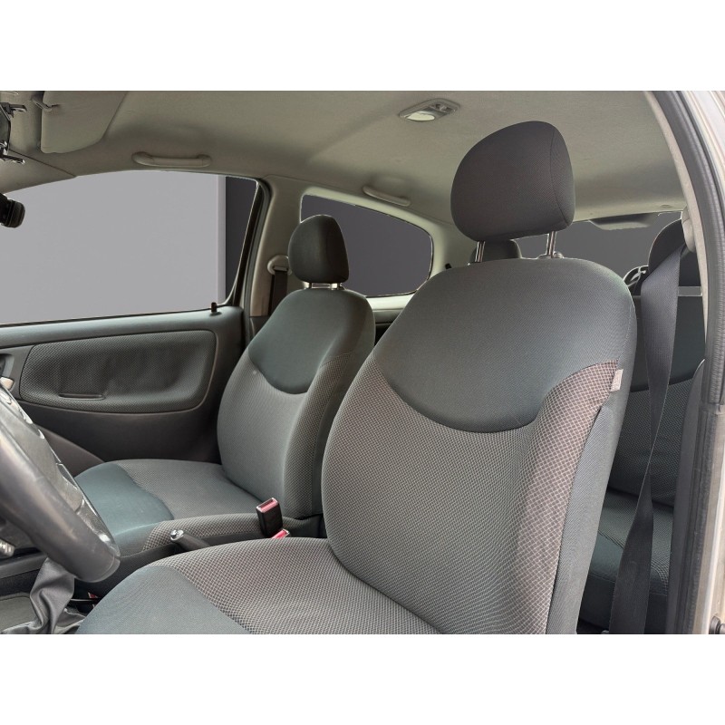 TOYOTA YARIS 65 VVT-i Linéa Luna ENTRETIEN COMPLET GARANTIE 12 MOIS