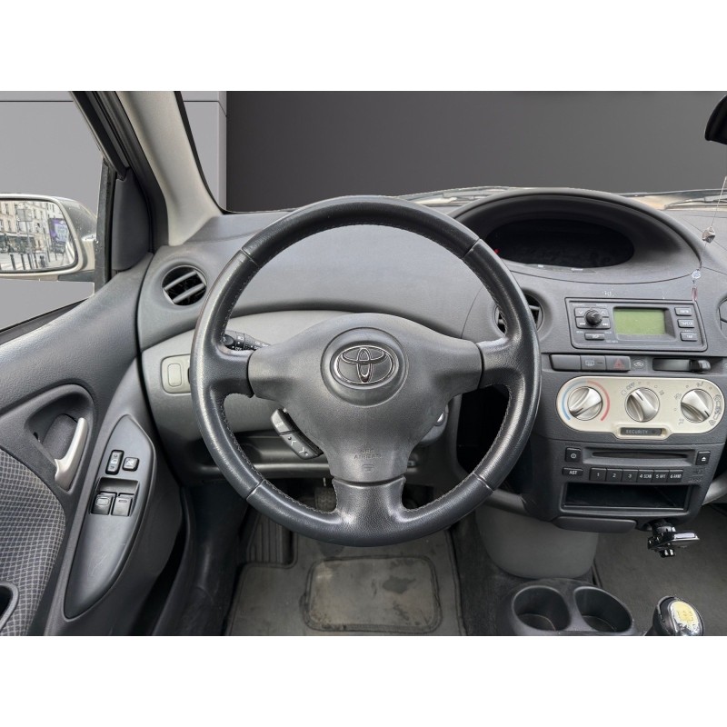 TOYOTA YARIS 65 VVT-i Linéa Luna ENTRETIEN COMPLET GARANTIE 12 MOIS