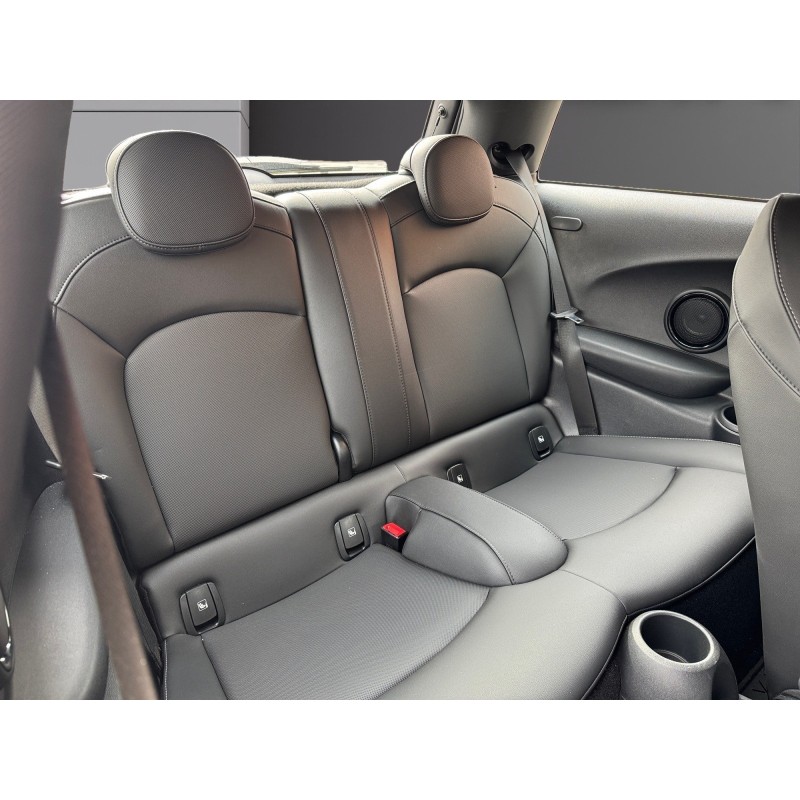 MINI HATCH 3 PORTES F56 LCI II Cooper S 178 ch BVA7 Finition JCW Contrat entretiens 4 ans ou 60 000 km Carplay Garantie 12 mois