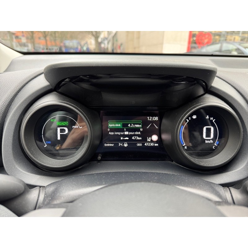 TOYOTA YARIS HYBRIDE MY22 116h Design Carplay Caméra de recul Garantie 12 mois