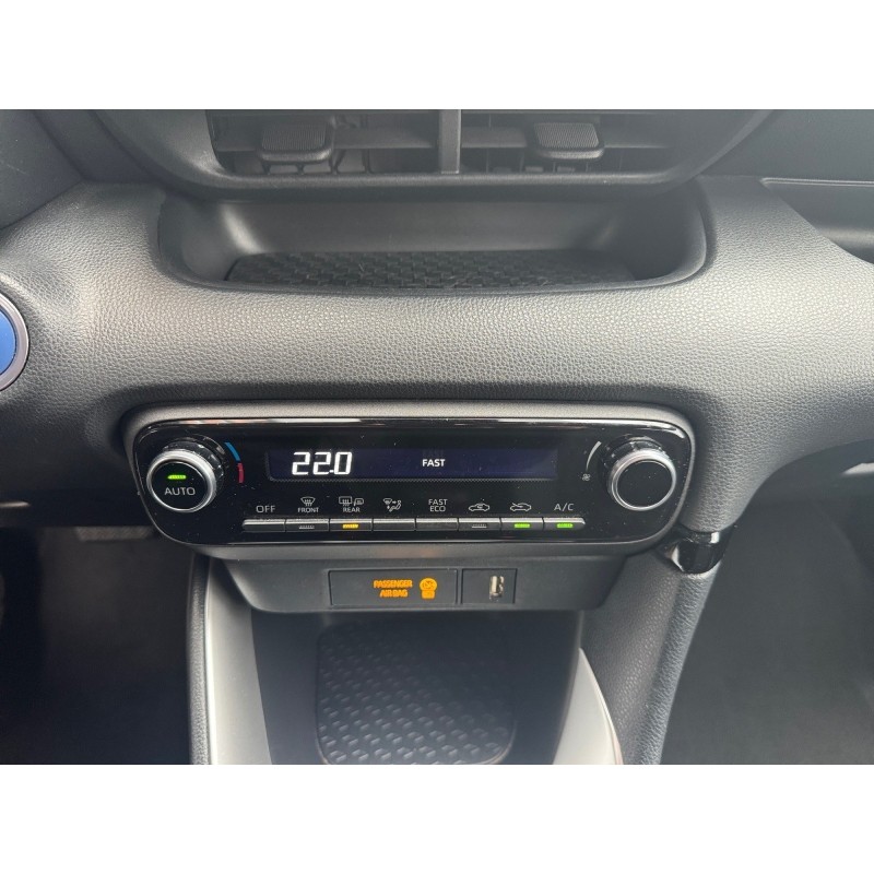 TOYOTA YARIS HYBRIDE MY22 116h Design Carplay Caméra de recul Garantie 12 mois