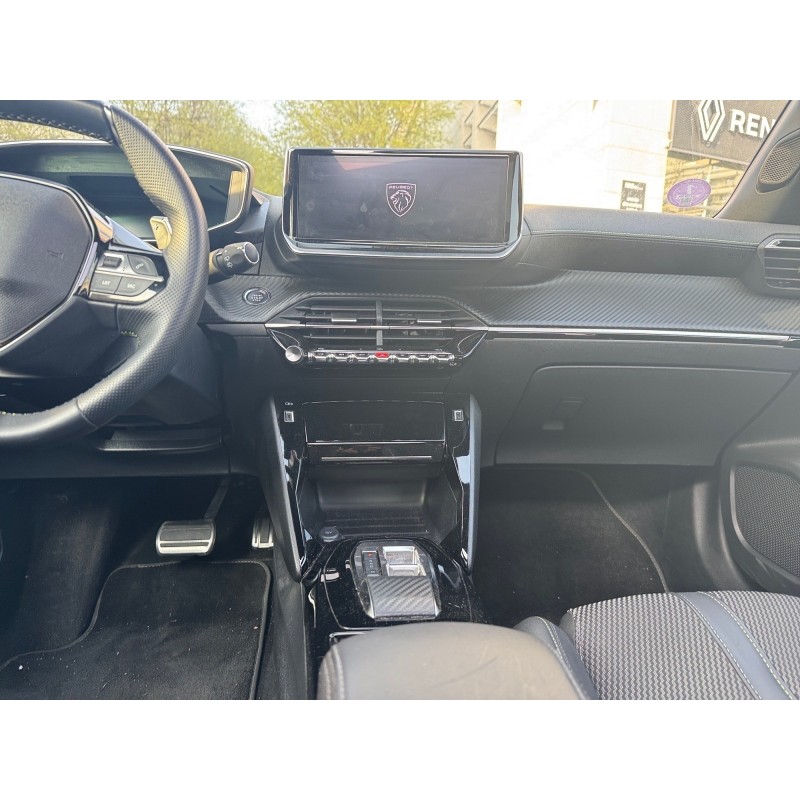 PEUGEOT 2008 PureTech 130 SS EAT8 GT Toit pano ouvrant Carplay Suivi Peugeot Garantie 12 mois