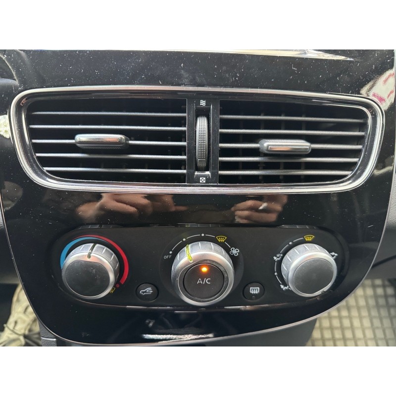 RENAULT CLIO IV BUSINESS dCi 90 Energy Business EDC Distribution faite Garantie 12 Mois