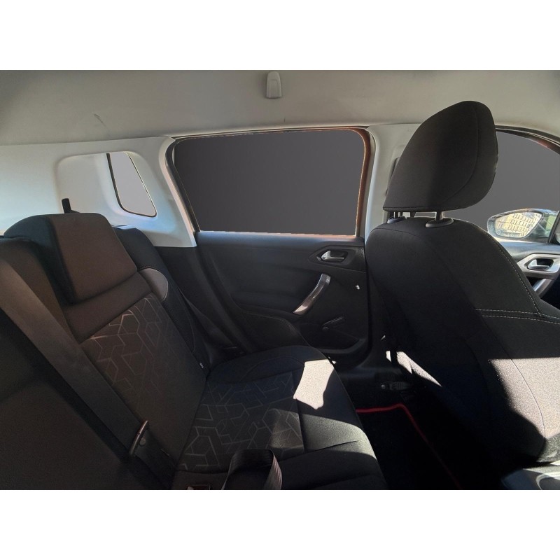 PEUGEOT 2008 1.2 VTi 82ch BVM5 Allure Entretien Complet Attelage Garantie 12 Mois