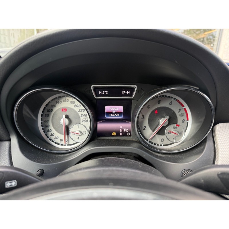 MERCEDES CLASSE GLA 200 entretien complet constructeur, vidange de boite réalisée, garantie 12 mois