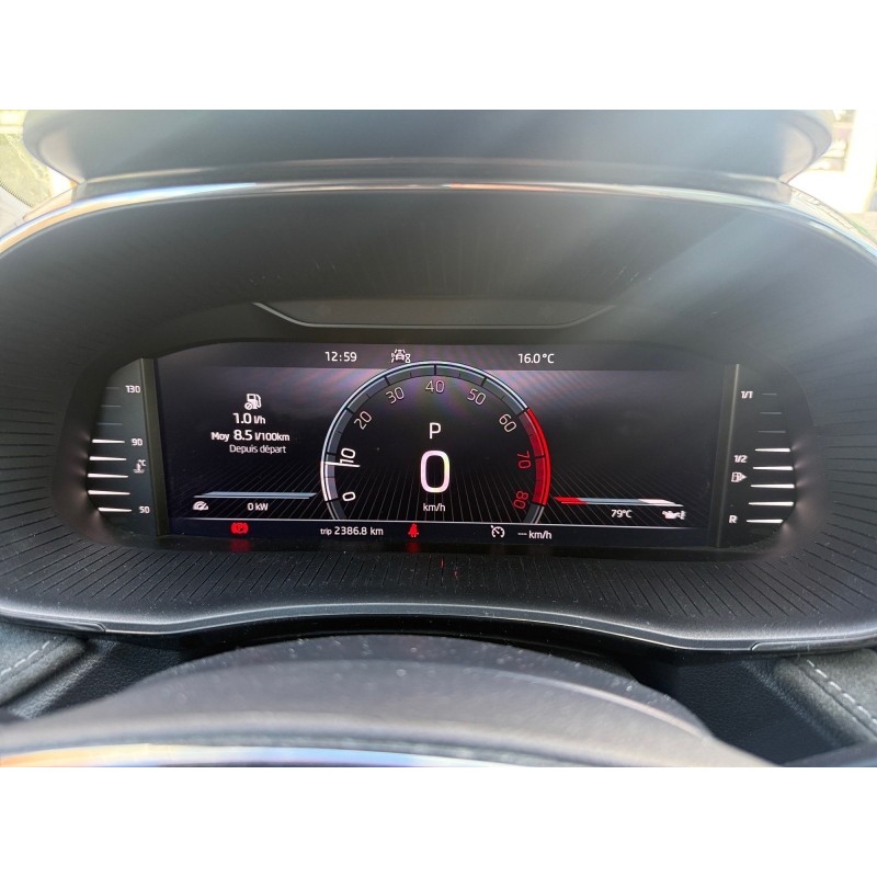 SKODA FABIA 1.5 TSI 150 ch DSG7 Style, toit pano, carplay suivi complet garantie 12 mois