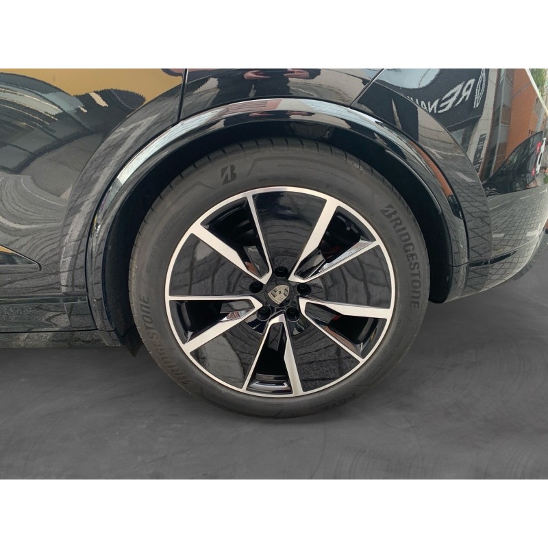 PORSCHE MACAN  639 CV TURBO E V Pack Sport Chrono Roue directrice Bose Sieges chauffants CarPlay Garantie 12 mois