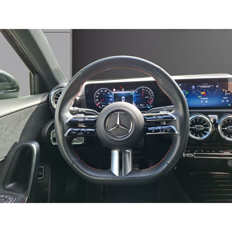 MERCEDES CLASSE A 250 e AMG Line suivi mercedes toit carplay garantie 12 mois