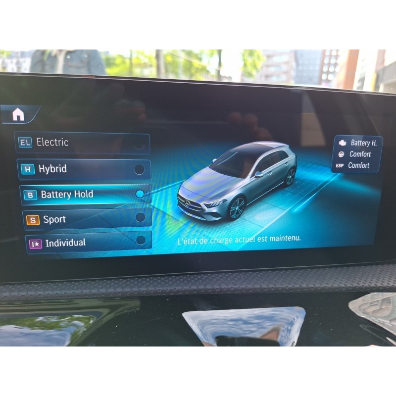 MERCEDES CLASSE A 250 e AMG Line suivi mercedes toit carplay garantie 12 mois